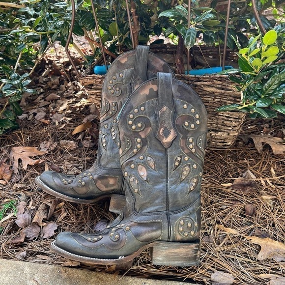 Corral C3537 studded distressed black & cami boots SZ. 6 #008 - Picture 5 of 10
